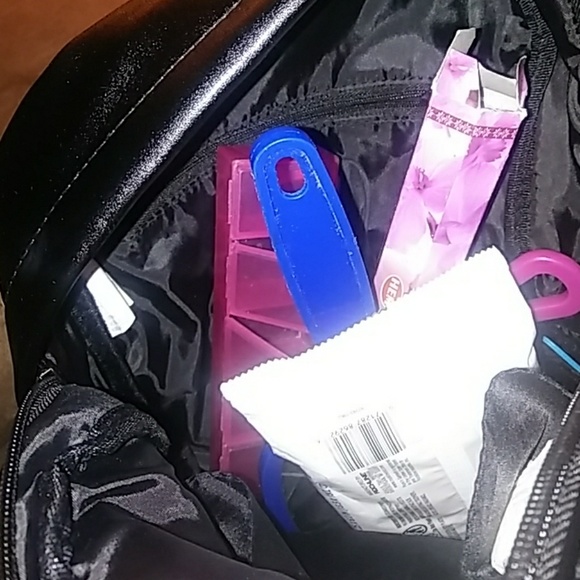 Mossimo Women's Vegan Leather, Fur Mini BAG - Picture 4 of 6